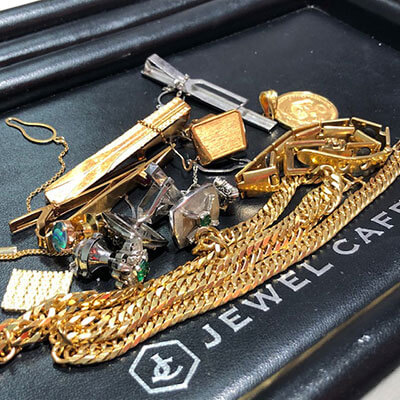 We bought Kihei 18-karat gold accessories!