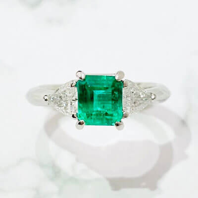 Emerald Ring 0,81ct Pt900