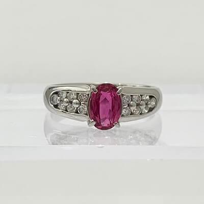 Ruby ring 0.82ct Pt900